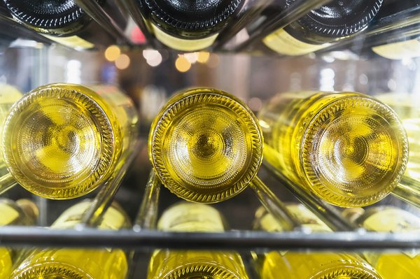 Quels critères considérer lors du choix d'une cave à vin en verre ?