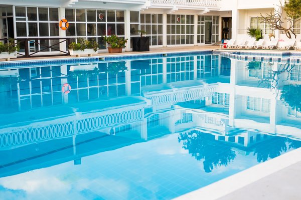Innovations incontournables pour votre piscine connectée
