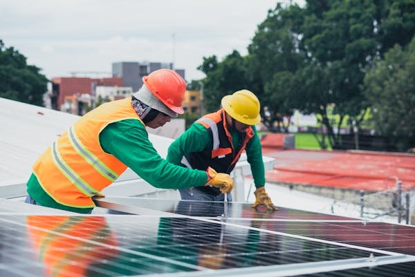Top 5 raisons d'opter pour des panneaux solaires à Orange